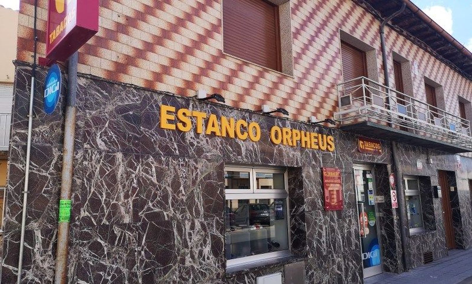 Estanco de Camarzana de Tera. Fotos: M.A.C.