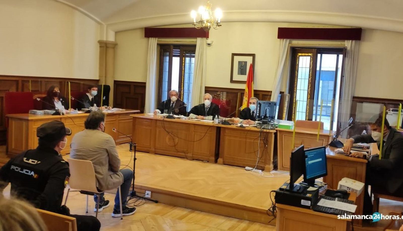 Siete años y medio de prisión para el hombre que intentó matar a su exmujer a puñaladas en Salamanca