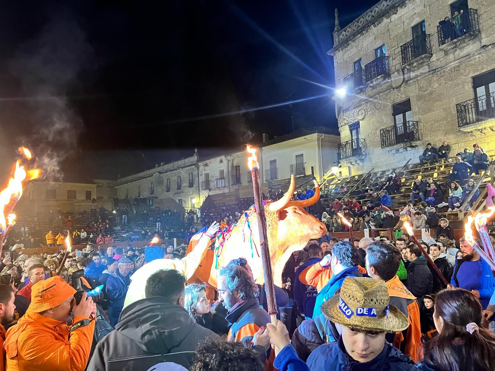 quema-del-toro-de-cenizos-carnaval-del-toro-ciudad-rodrigo-2025-20