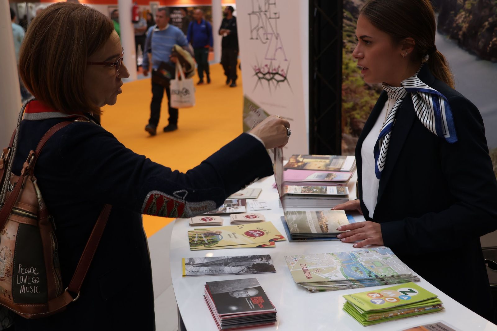 Zamora se presenta en Intur 2025 (1).JPG