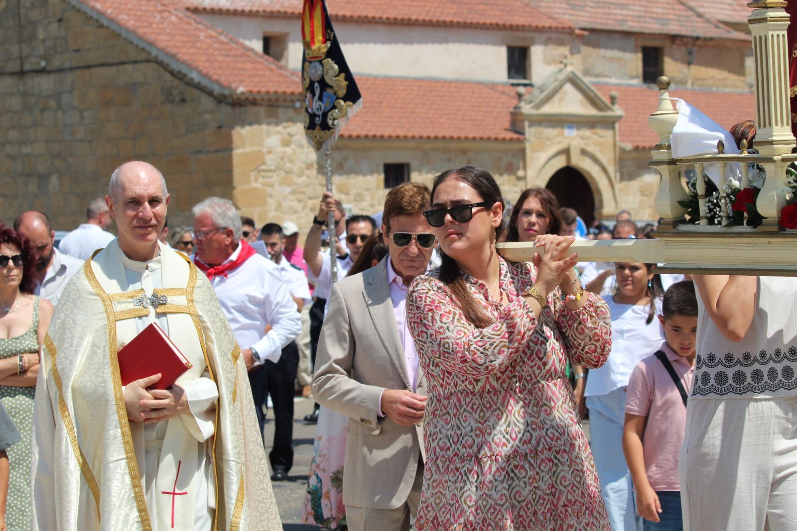 Moriscos. Procesión acompañada por la Agrupación Musical Virgen de la Vega