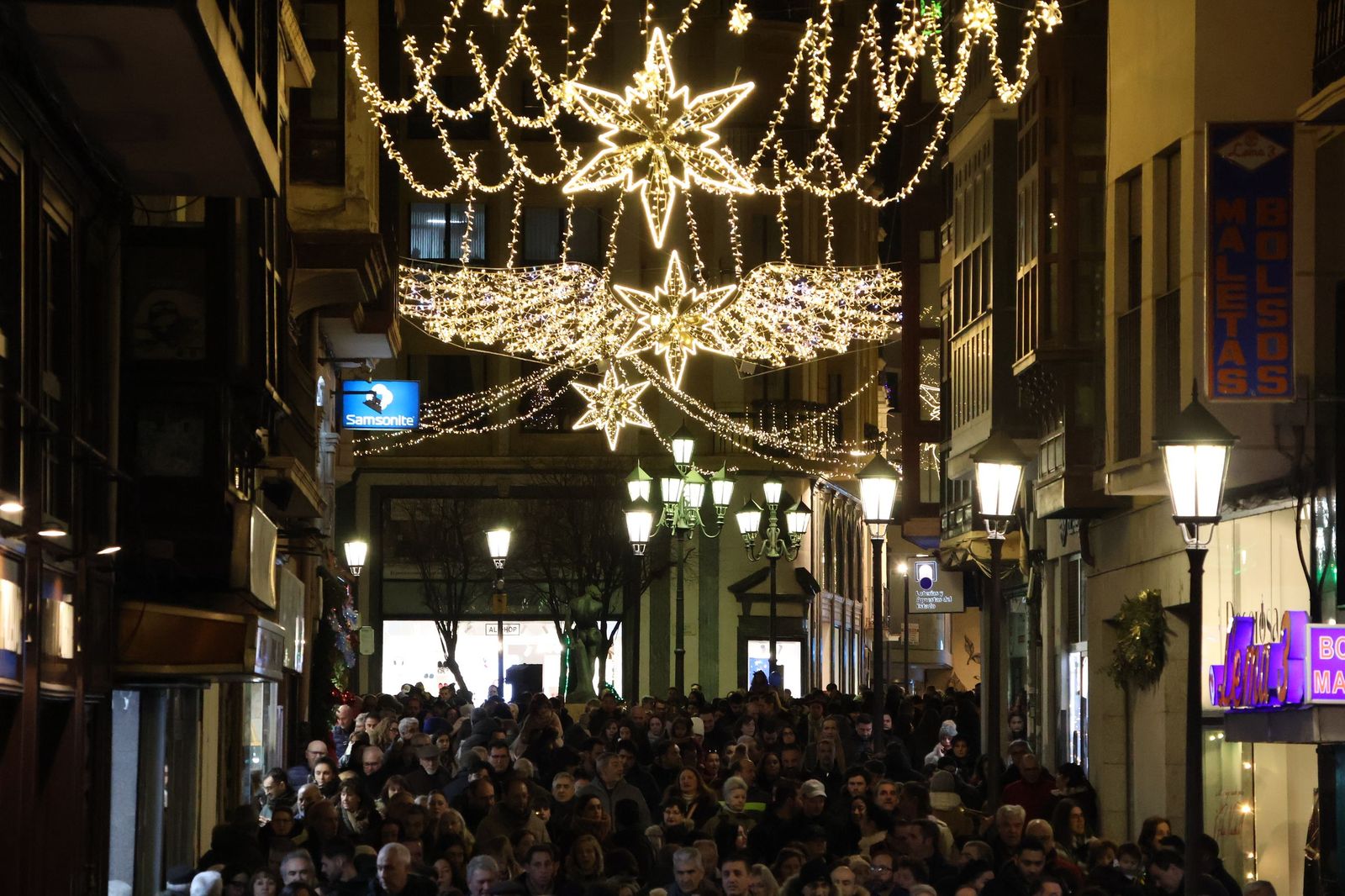 GALERÍA | El animado pasacalles de Escena por el centro de Zamora, en imágenes