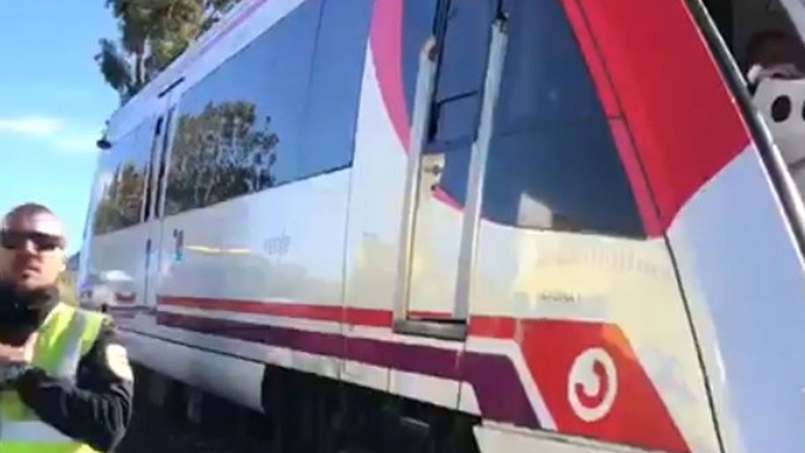 Imagen del tren de vía estrecha siniestrado cerca de Cartagena - X