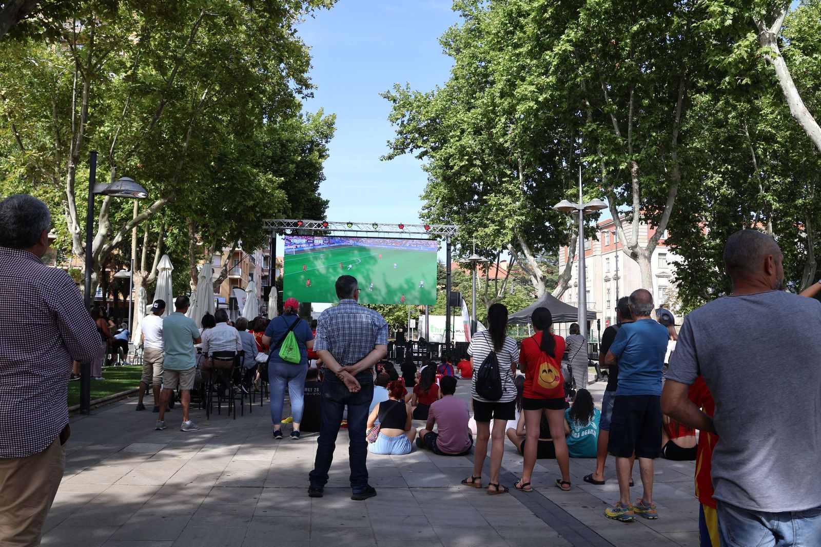 GALERÍA | Así se vivió la final de la Eurocopa Femenina en La Marina Fotos: Nuria Galindo