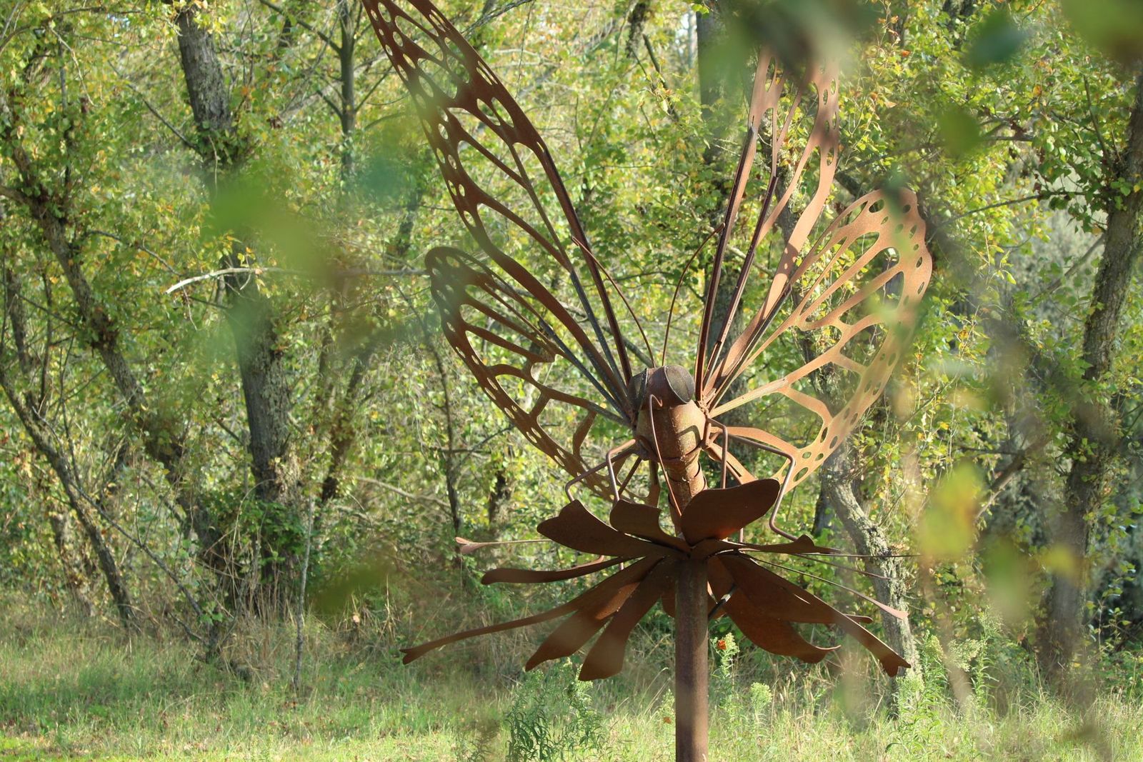 Ruta "Arte Emboscado" en la Fundación Tormes EB en Almenara
