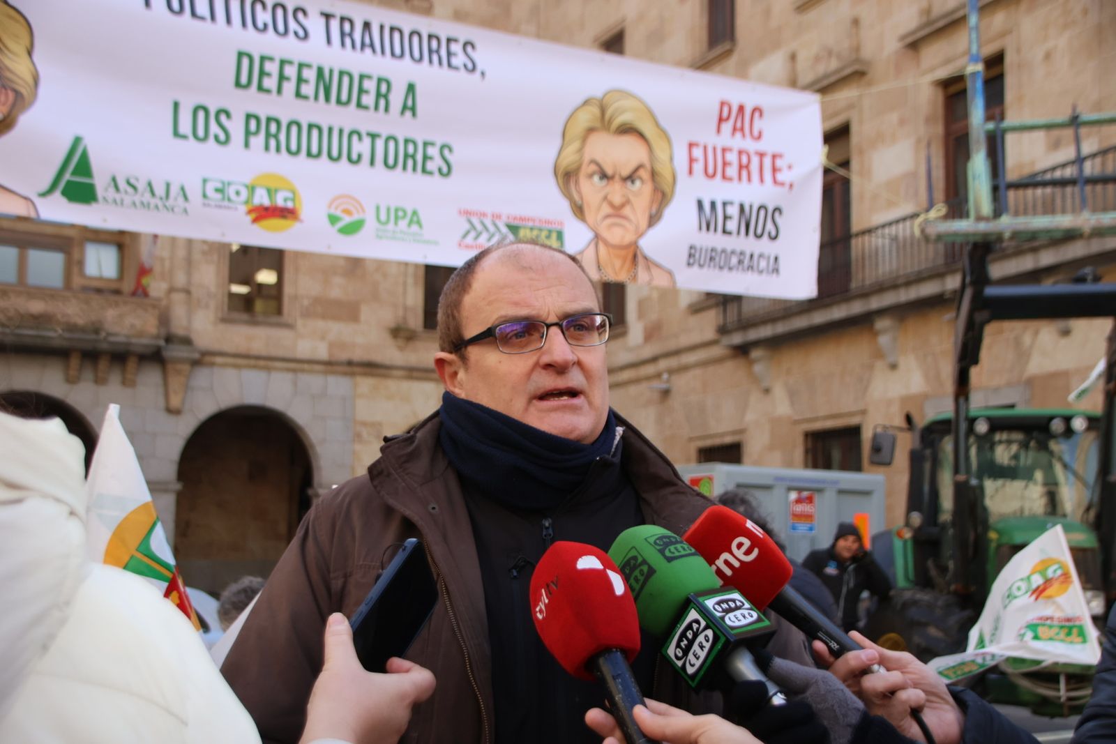 Reparto de 4.000 kg de patatas