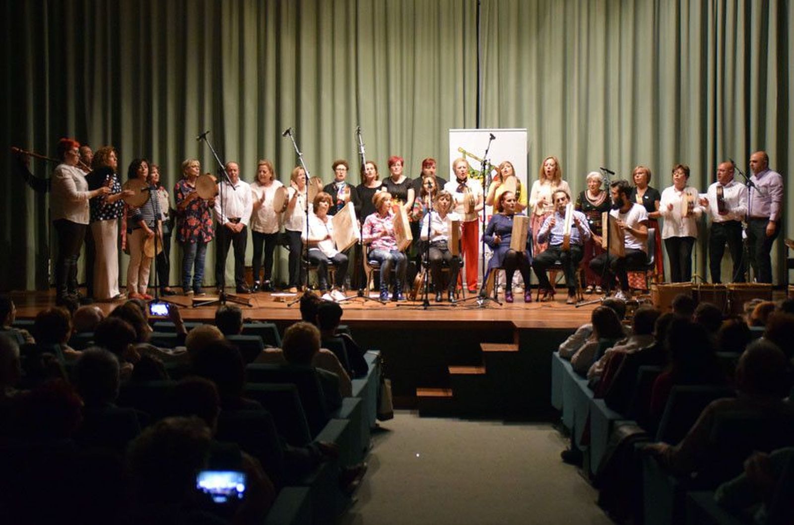 Clausura curso folclore zamora