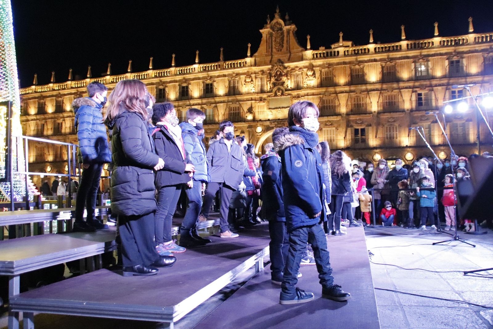 Niños del coro de Santa Cecilia y de la Escuela Municipal de Danza y Música | Fotos: Andrea M