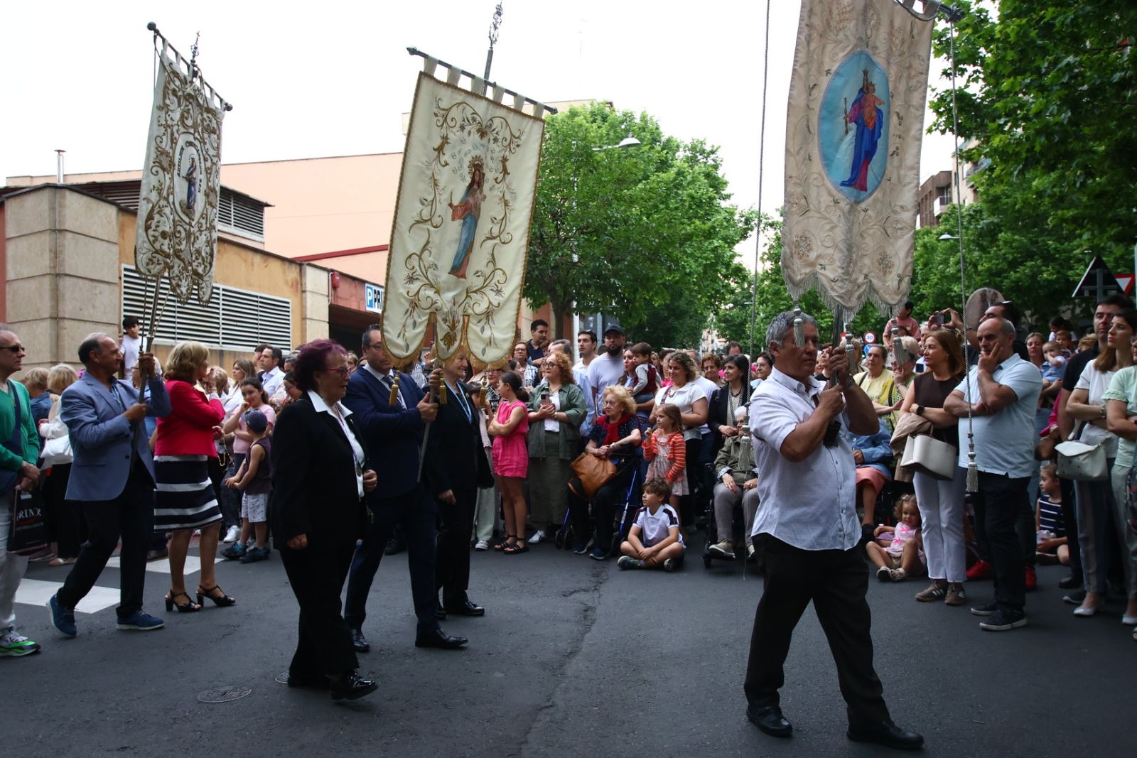 Procesión con motivo de la festividad de María Auxiliadora