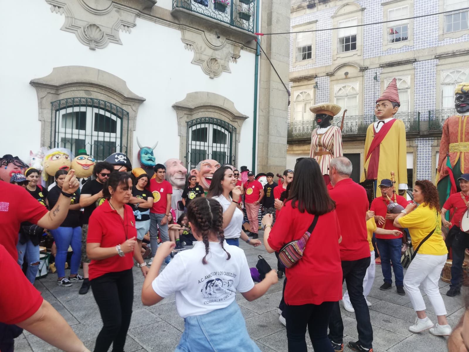 encuentro-cabezudos-y-gigantes-en-braga-portugal-19