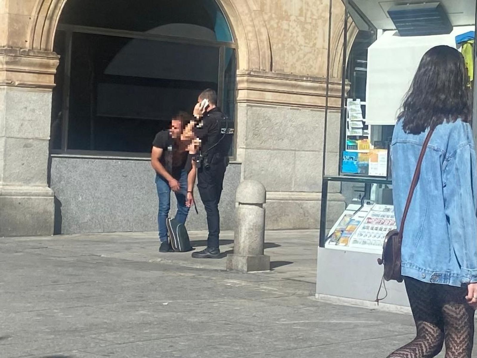 Agresión de una mujer a hombre en la calle Zamora. Fotos S24H