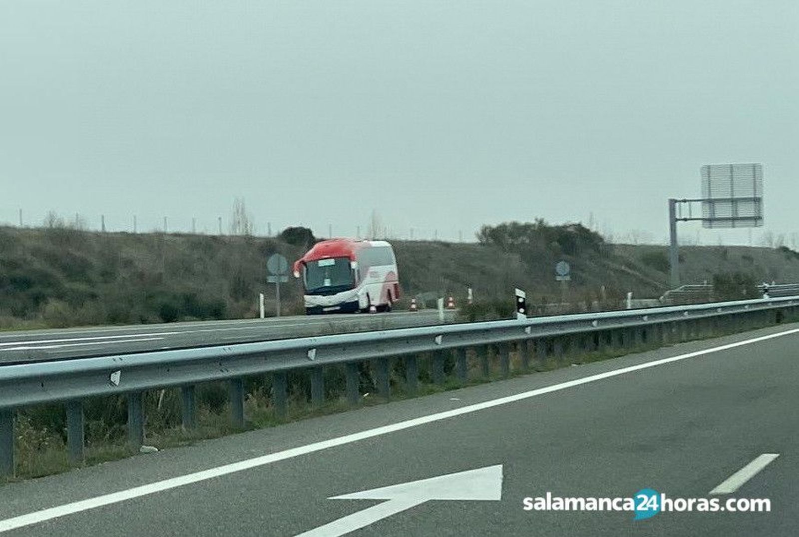 Autocar Avanza en A 50 (2)