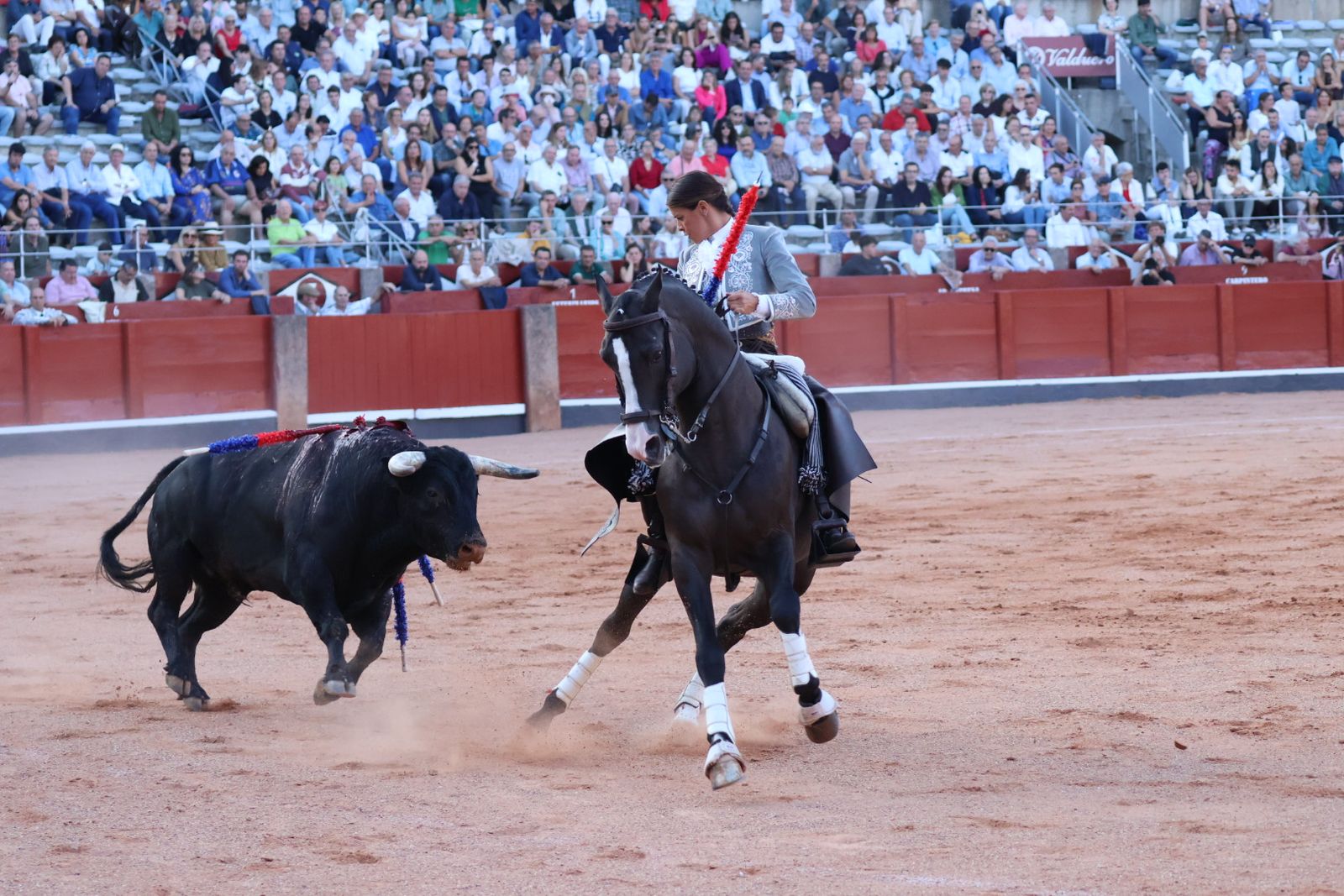 La Glorieta revive el aroma de la feria taurina con el primer festejo: Lea Vicens, Raquel Martín y Olga Casado