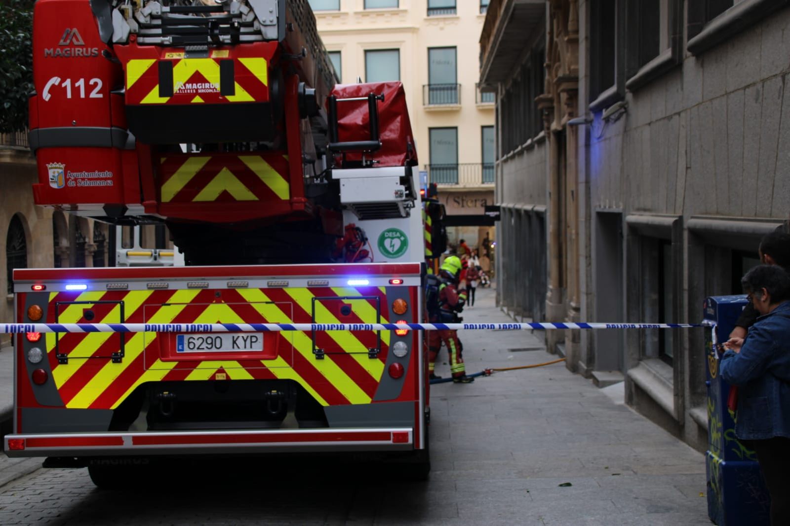 incendio-de-una-vivienda-en-la-calle-rector-lucena-2