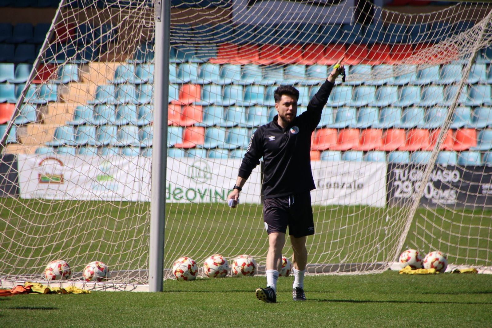 Primer entrenamiento de Jorge Garcia y su cuerpo técnico