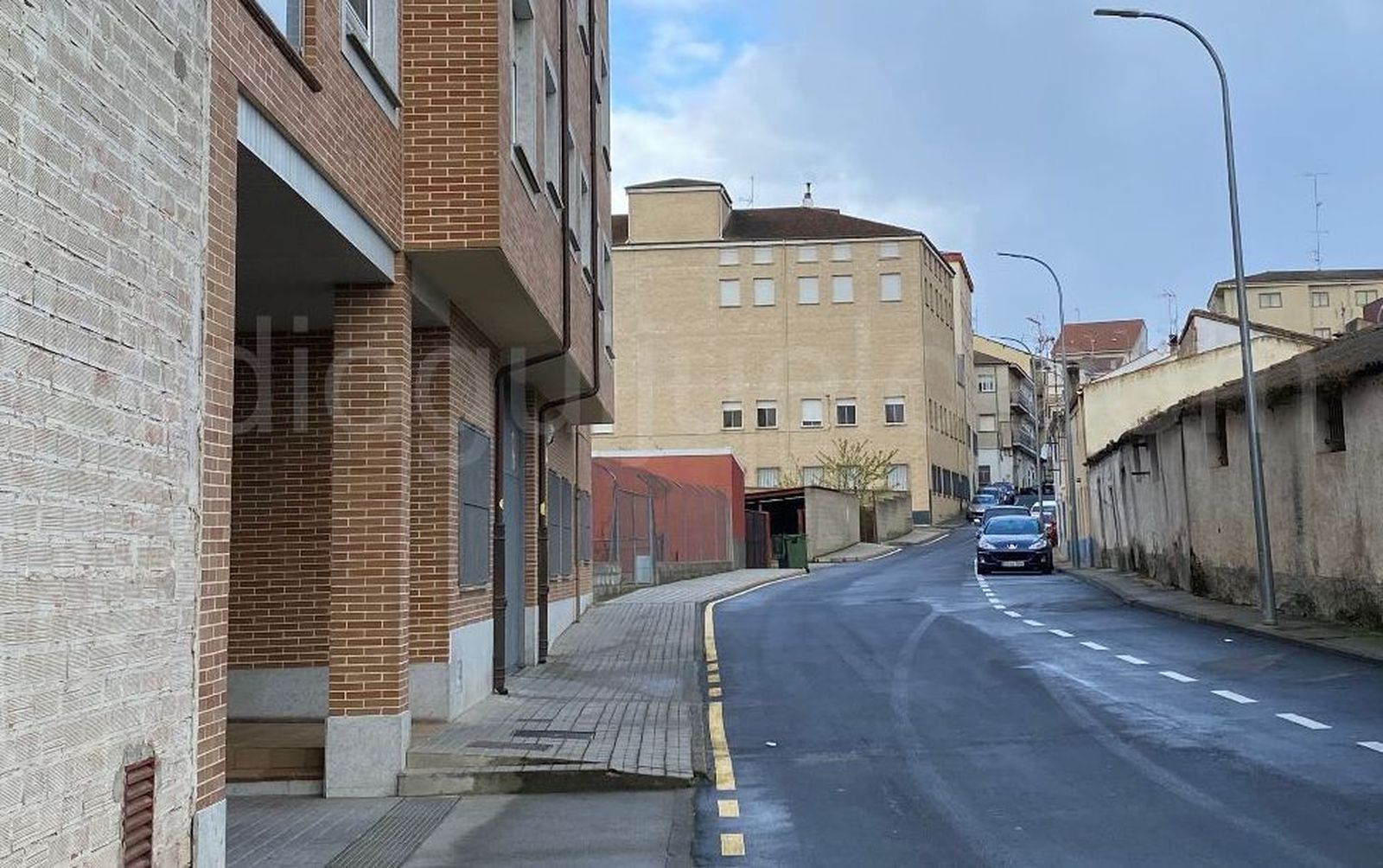 Malestar de más de 100 vecinos de dos calles de Guijuelo por no tener acceso a la fibra