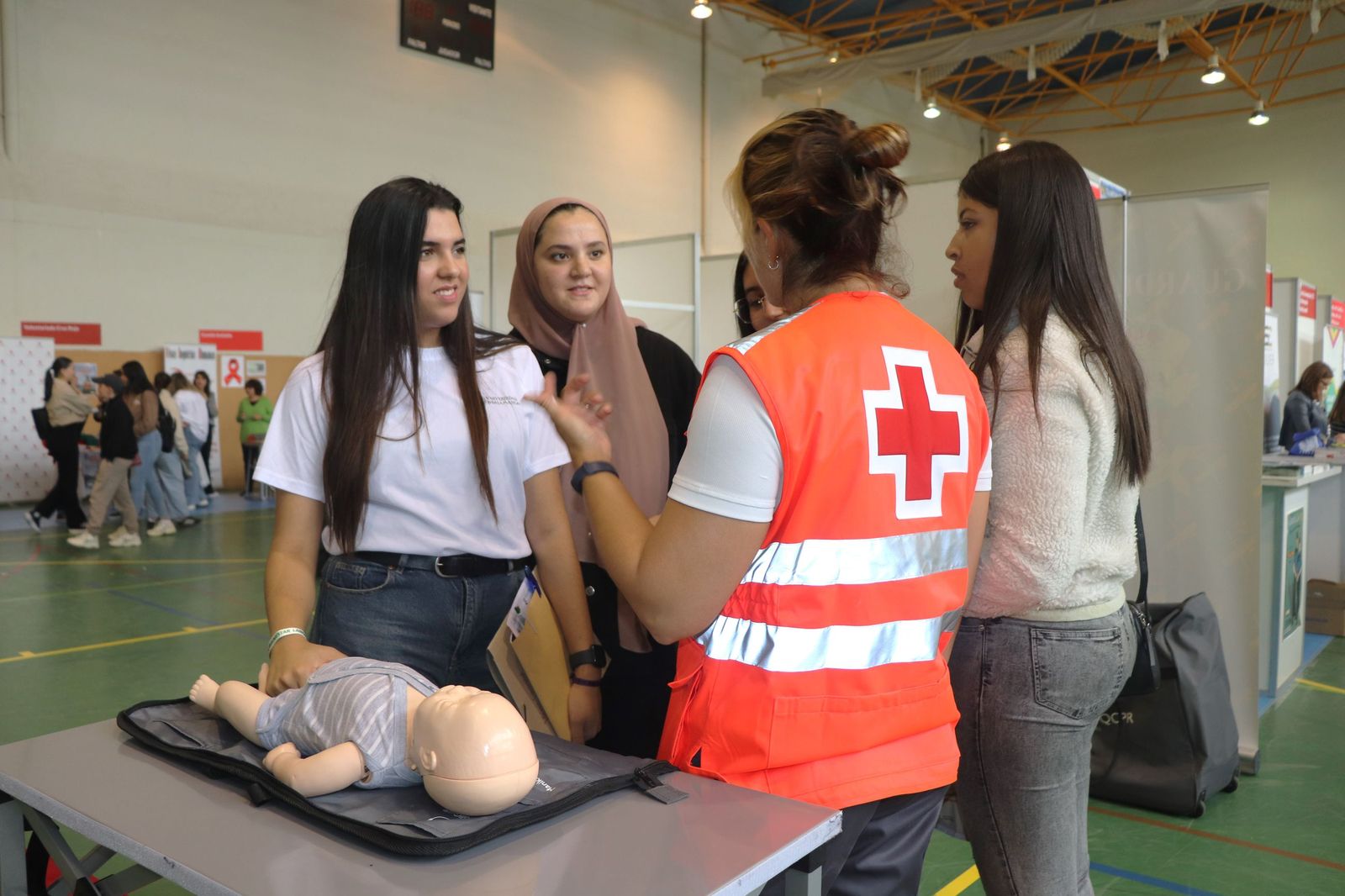 Cruz Roja en Zamora participa en la Feria de Bienvenida de la USA