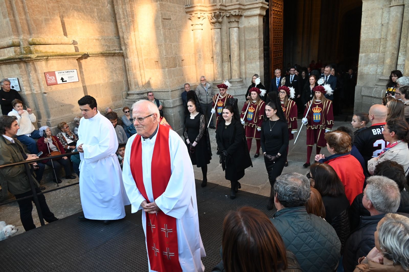 El Santo Entierro vuelve a unir en un acto de fe a las siete cofradías de Ciudad Rodrigo