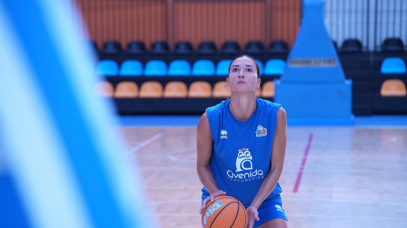 Belén Arrojo lanza a canasta en un entrenamiento Belén Arrojo lanza a canasta en un entrenamiento