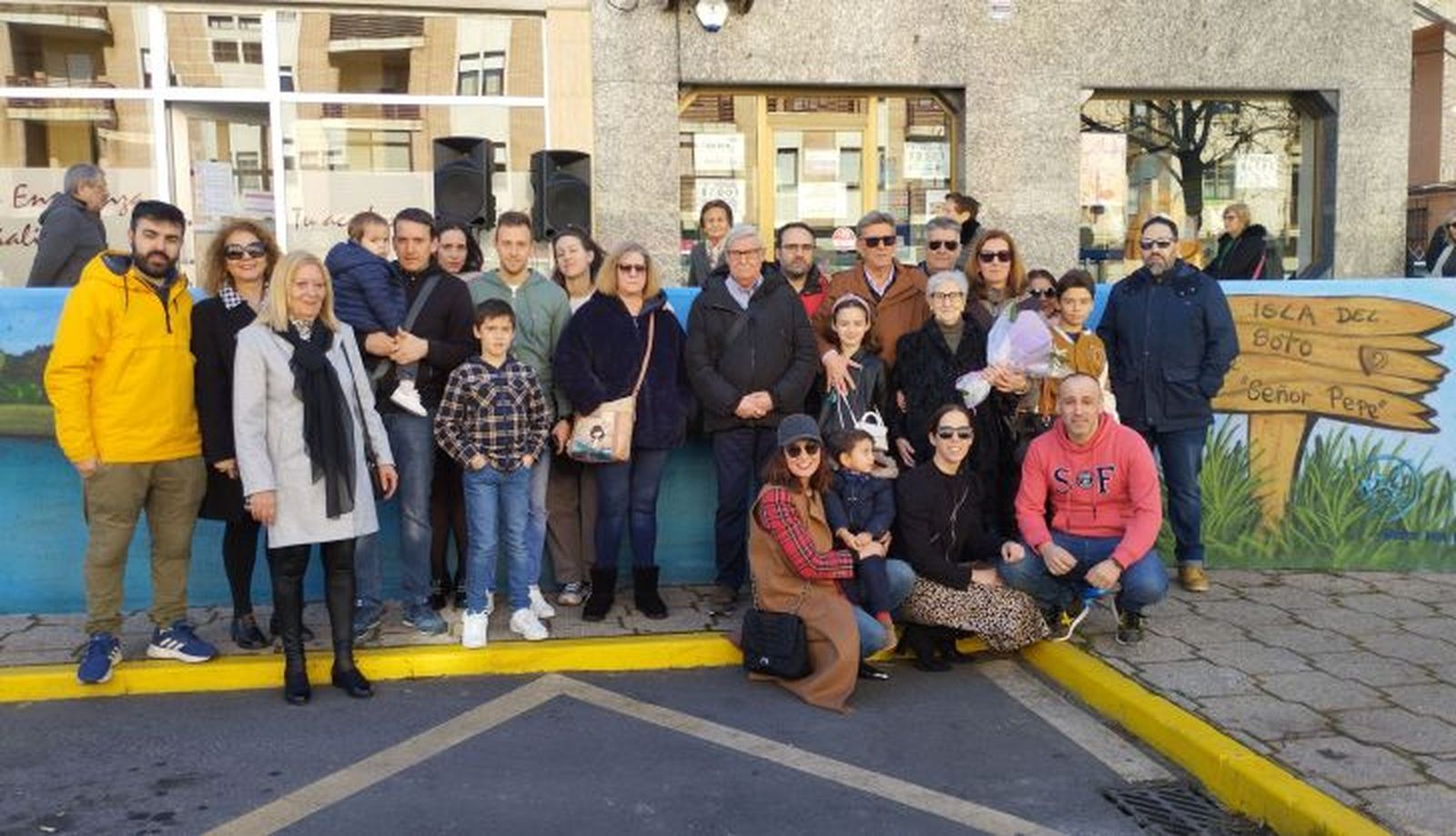 Santa Marta inaugura el mural en homenaje al Señor Pepe, antiguo alcalde