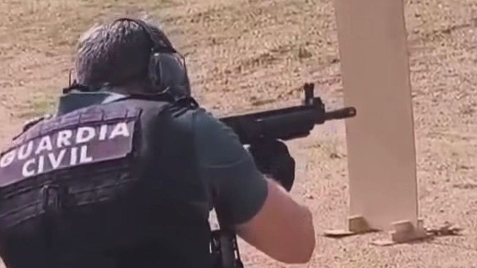 Los agentes de la USECIC de la Guardia Civil de Salamanca refuerzan su capacidad operativa con entrenamiento en tiro de arma larga