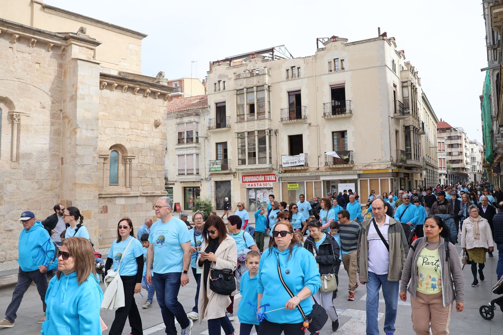 GALERÍA | Marcha solidaria para celebrar el día del autismo en Zamora