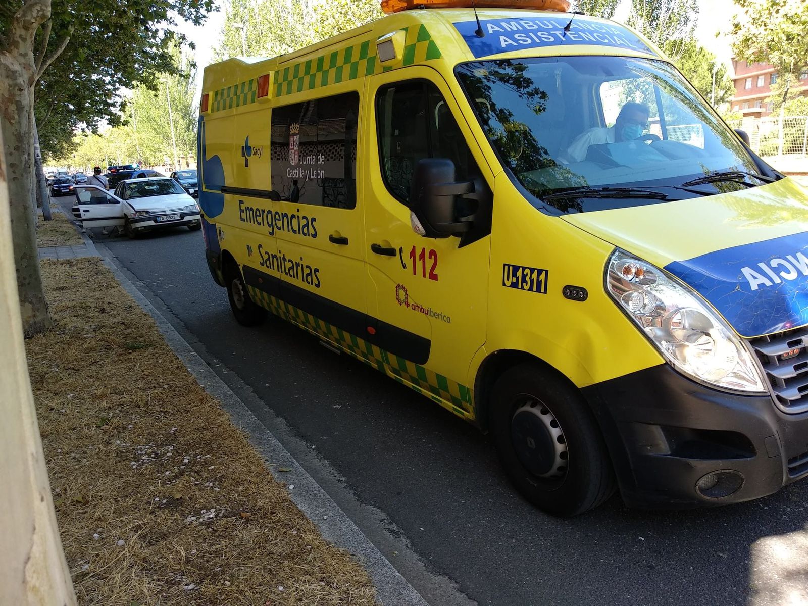 Ambulancia accidente avenida requejo