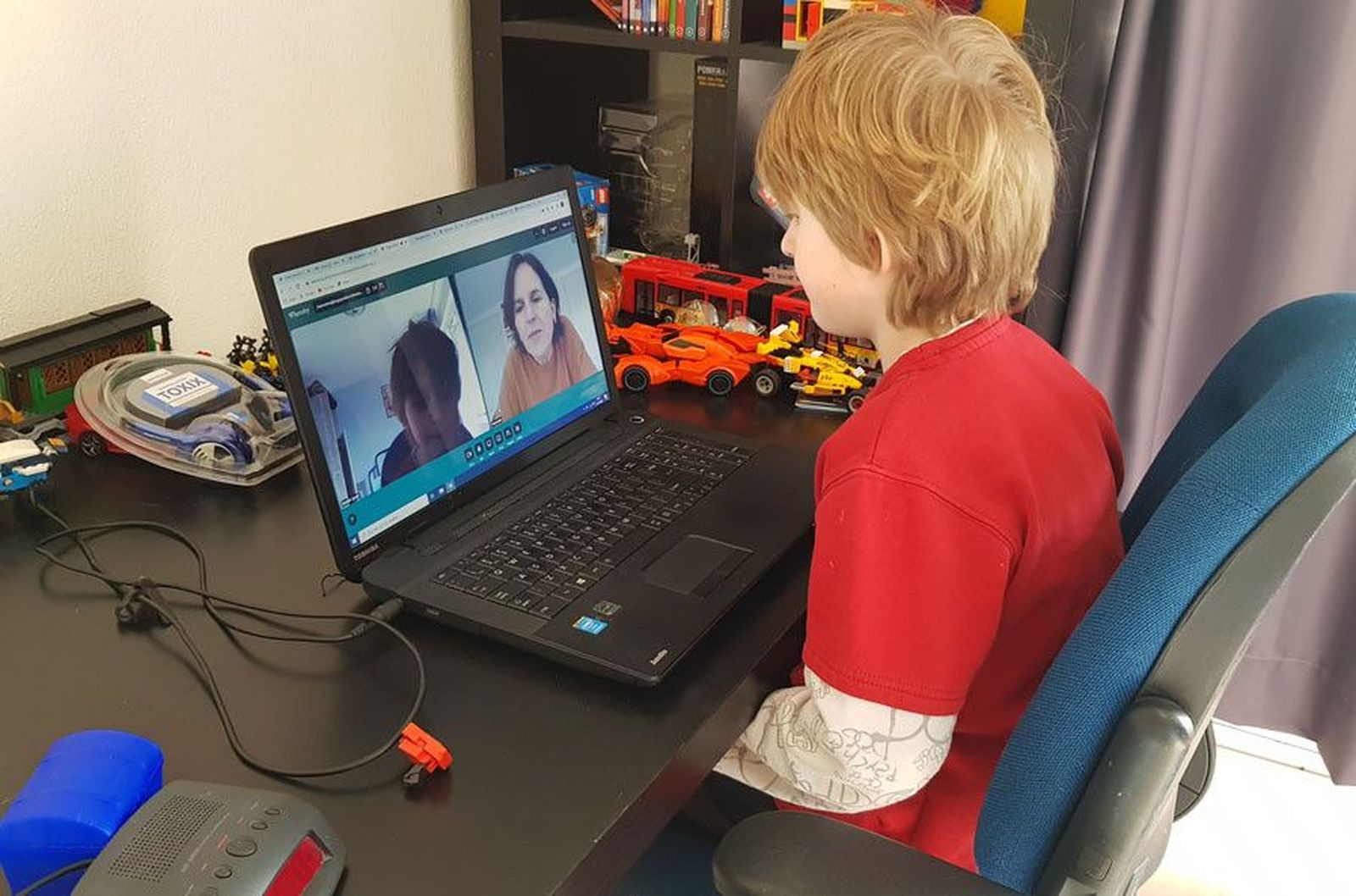 FOTO   Niñeras virtuales