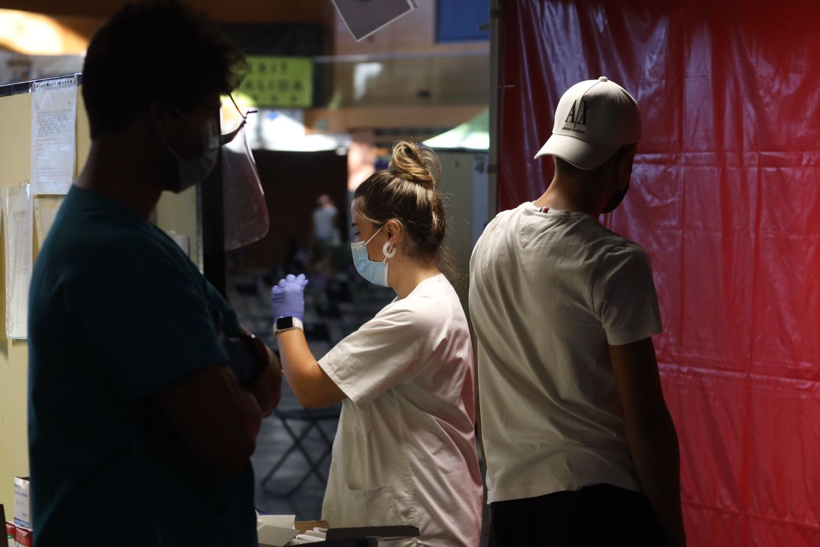 Vacunación masiva en el Multiusos Sánchez Paraíso en Salamanca (11)