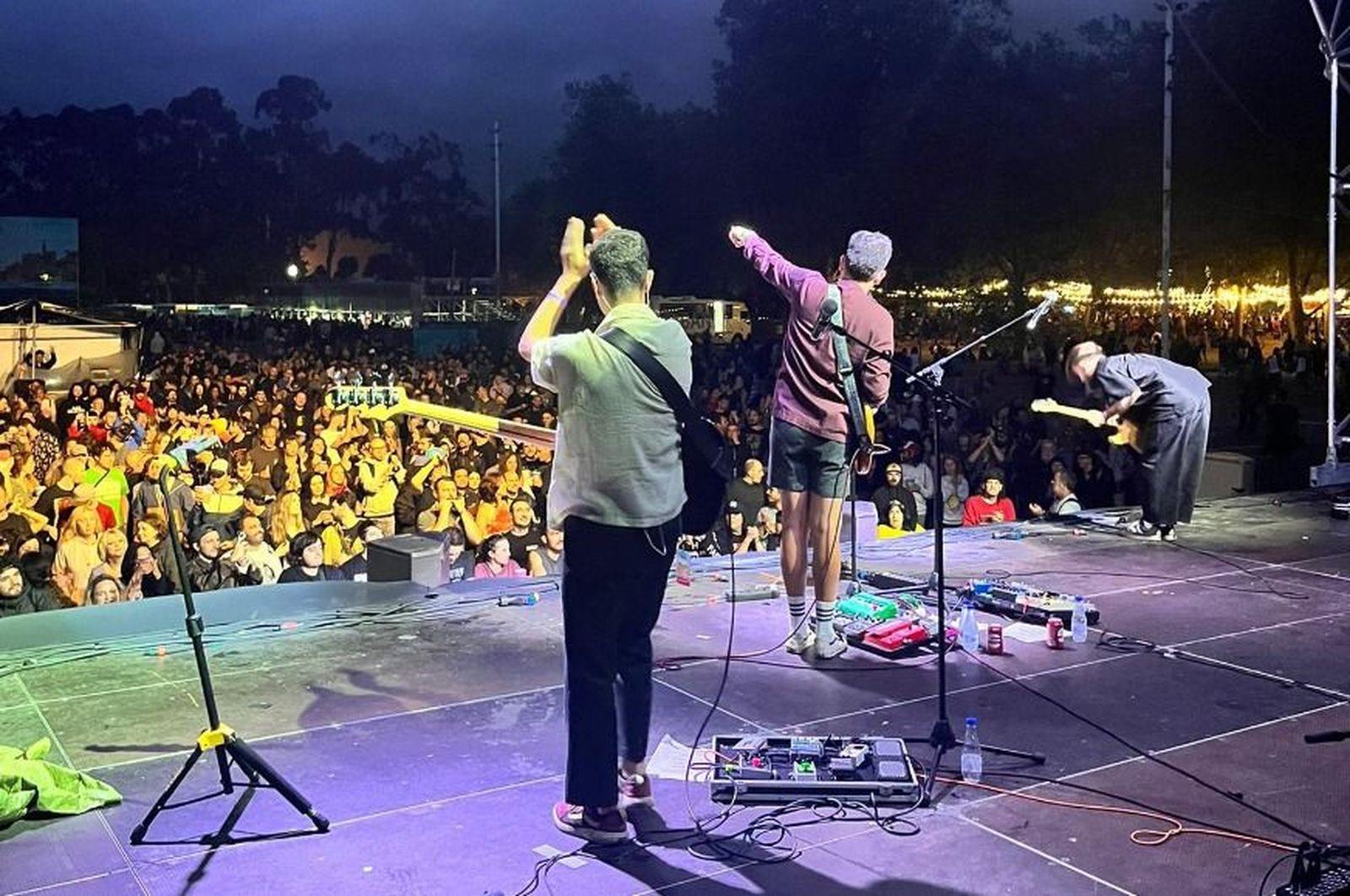 El grupo salmantino MINIÑO dinamita Asturias y reúne a 12.000 personas en el Tsunami Xixón