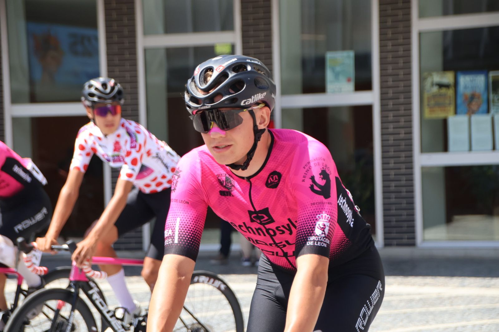 Salida II Vuelta Ciclista a Castilla y León Sub-23 y Élite
