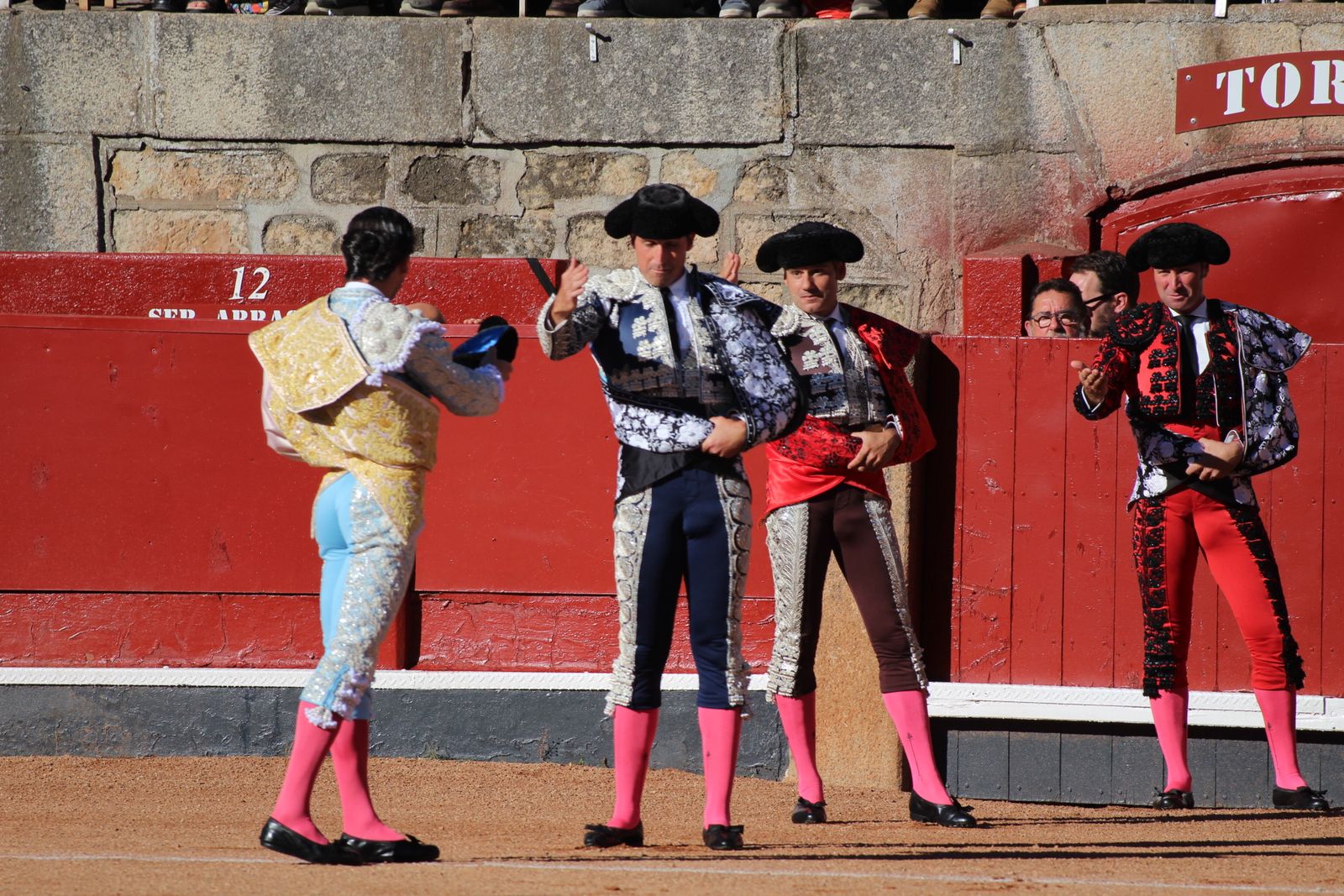 Emilio de Justo, Juan Ortega y Roca Rey inauguran el cartel de figuras en la feria de Salamanca: la corrida de Garcigrande en imágenes