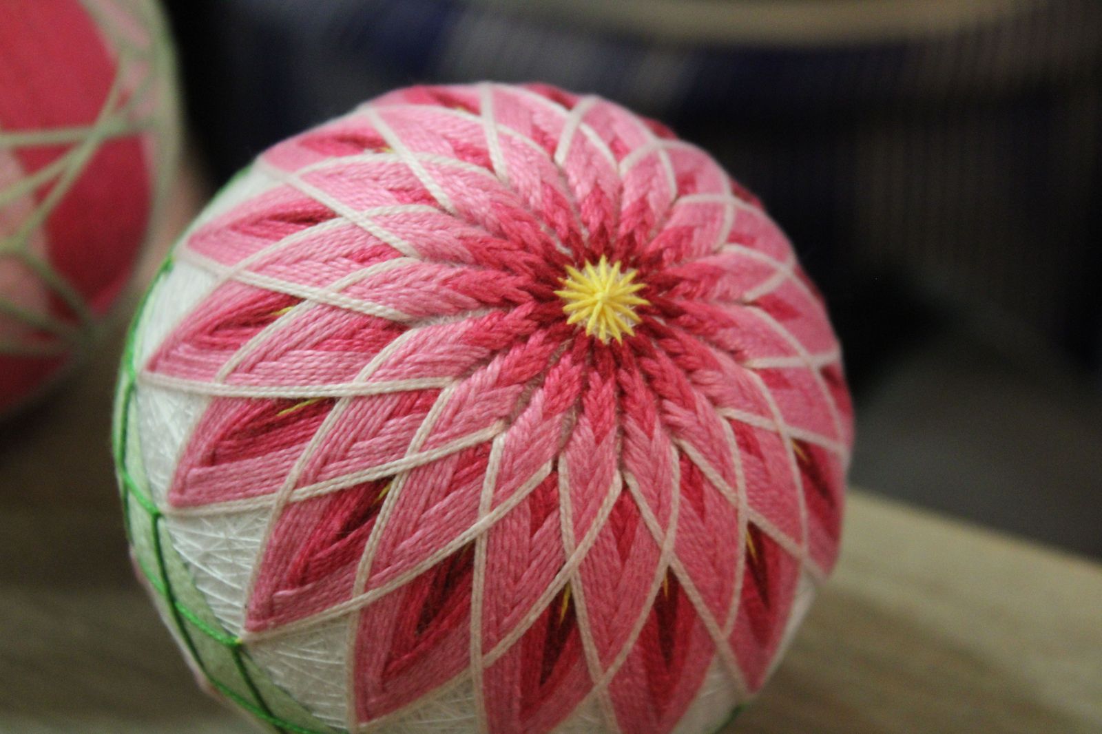 temari-artesania-tradicional-japonesa-elaborada-en-el-centro-cultural-hispano-japones-en-salamanca-19