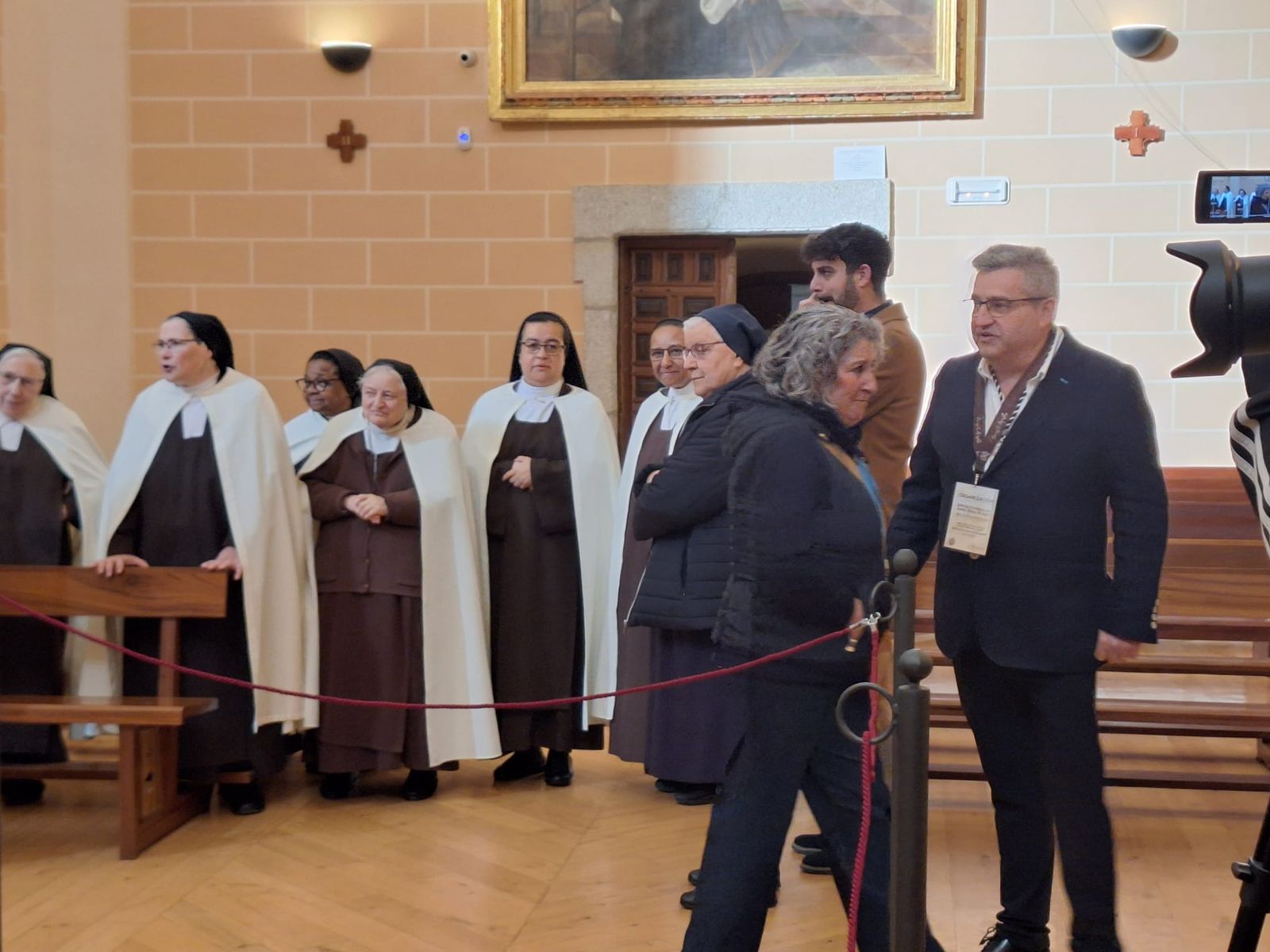 apertura-de-la-basilica-de-la-anunciacion-para-venerar-el-cuerpo-de-santa-teresa-en-alba-de-tormes-fotos-juanes-40