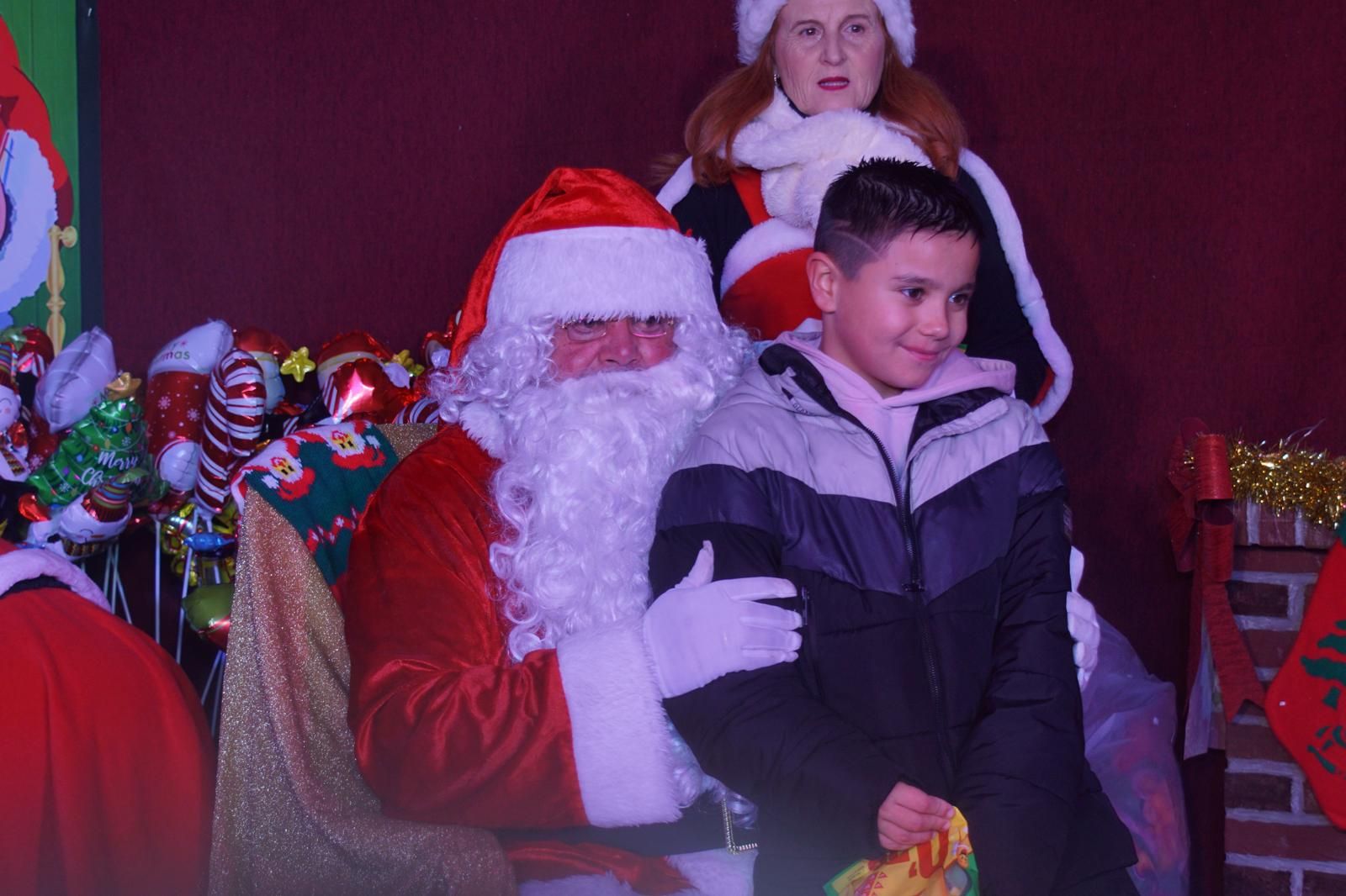 El Encinar recibe la visita de Papa Noel