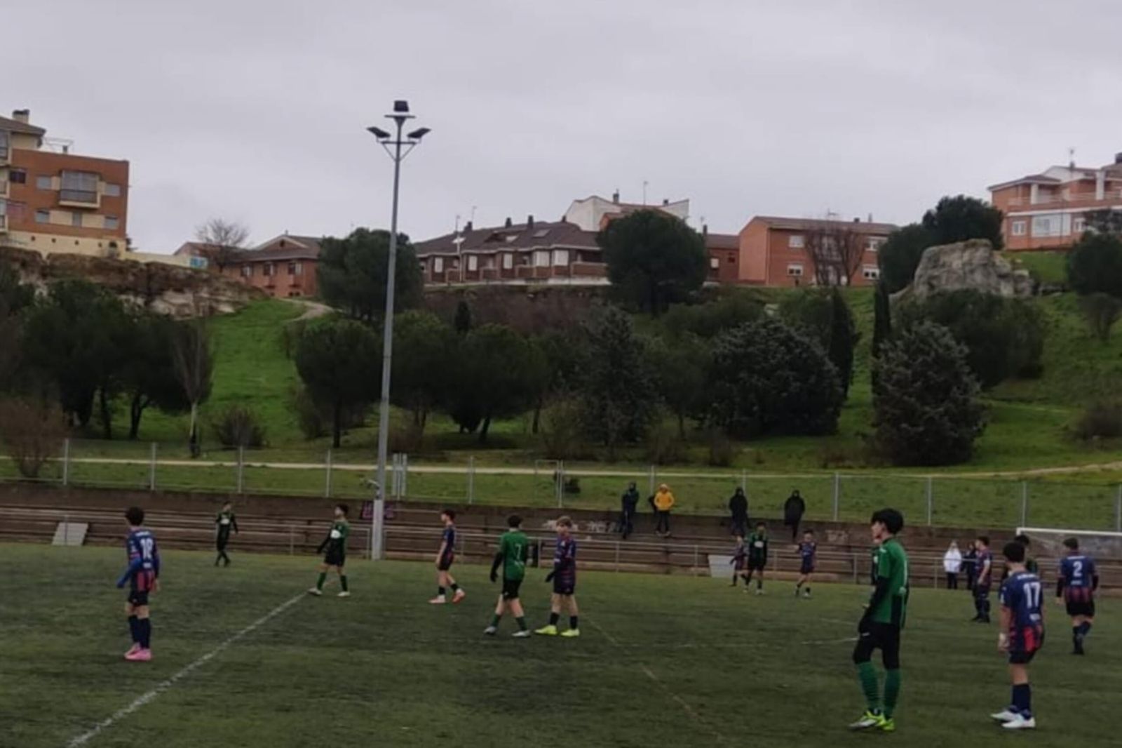 Partido de fútbol base en Valorio