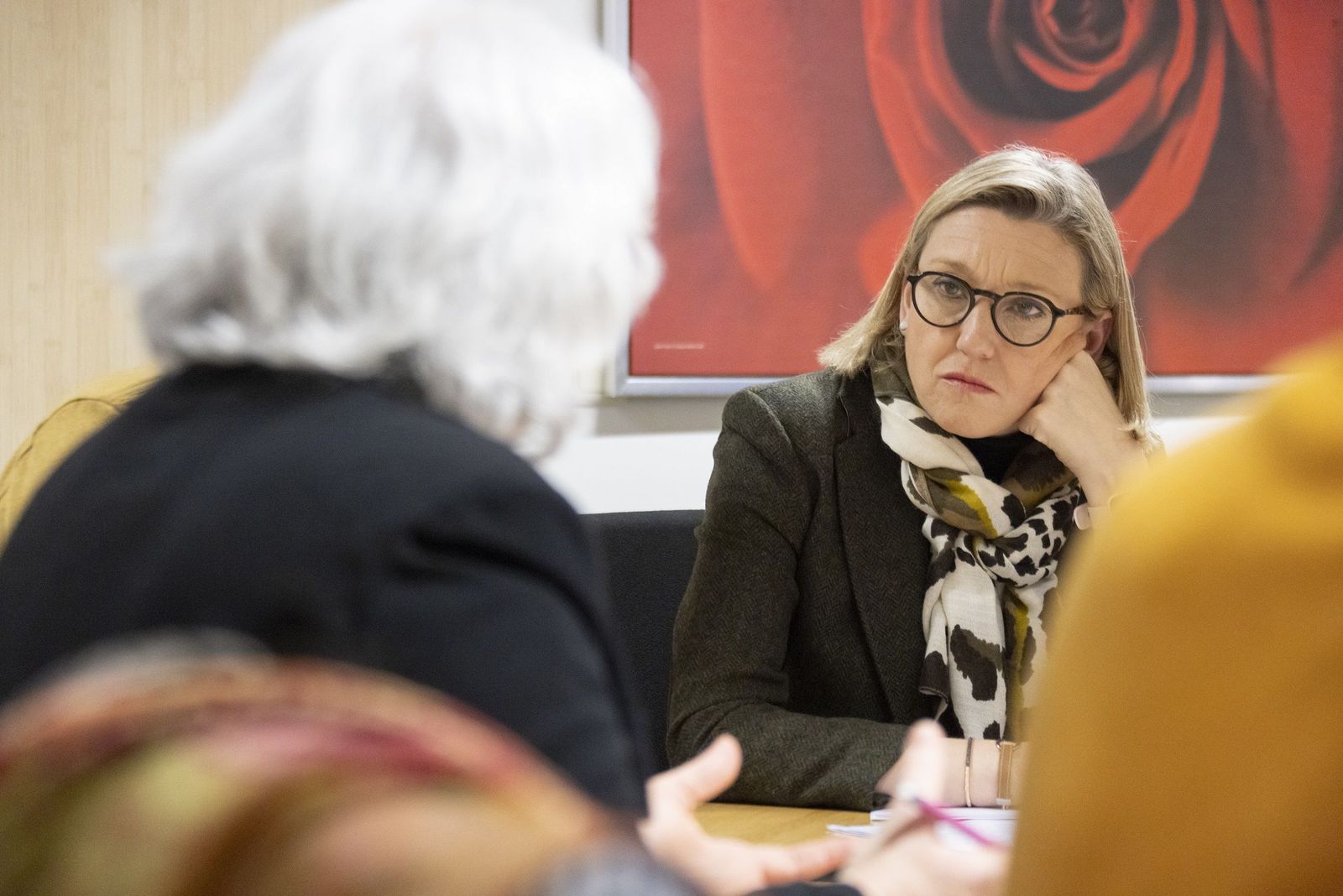 Isabel Blanco reunida con Isabelle Boudineau, miembro del Consejo Regional de Nueva Aquitania, Francia, en Bruselas para elaborar un dictámen para la Política de Cohesión.