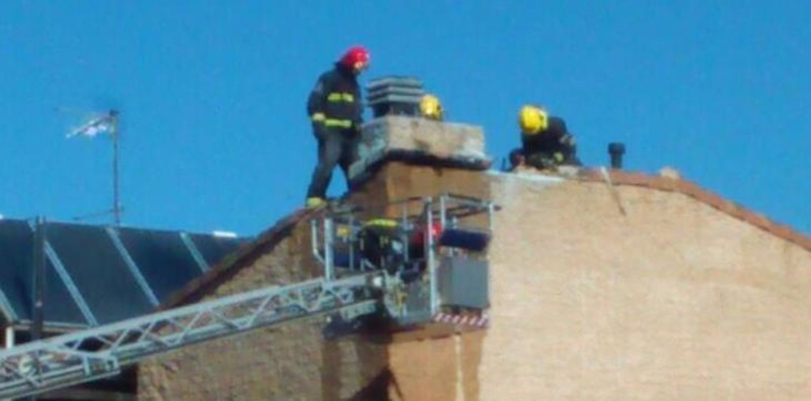 Susto en Aldeatejada tras originarse un fuego en una Casa Rural