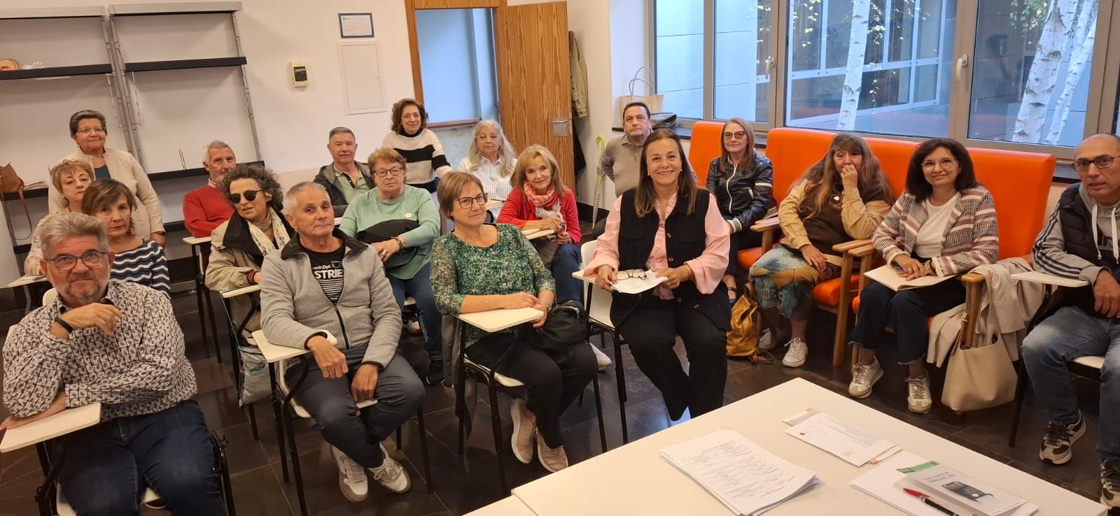 Alumnos de la Universidad de la Experiencia visitan San Esteban de la Sierra