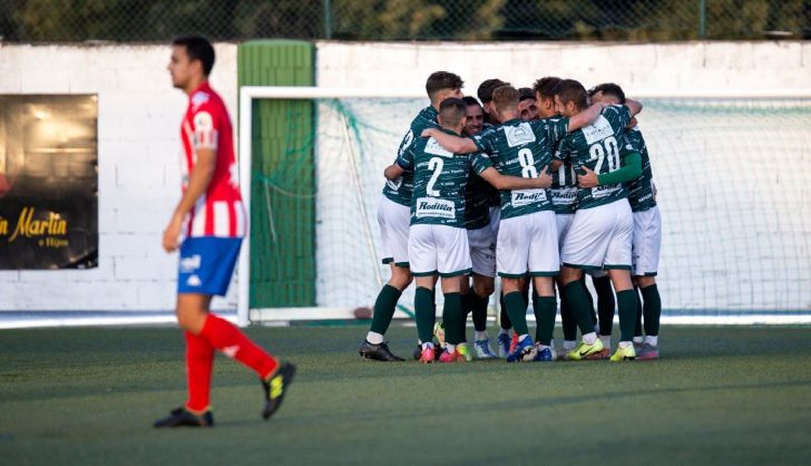 El CD Guijuelo celebrando uno de los goles marcados en el municipal frente al At. Tordesillas