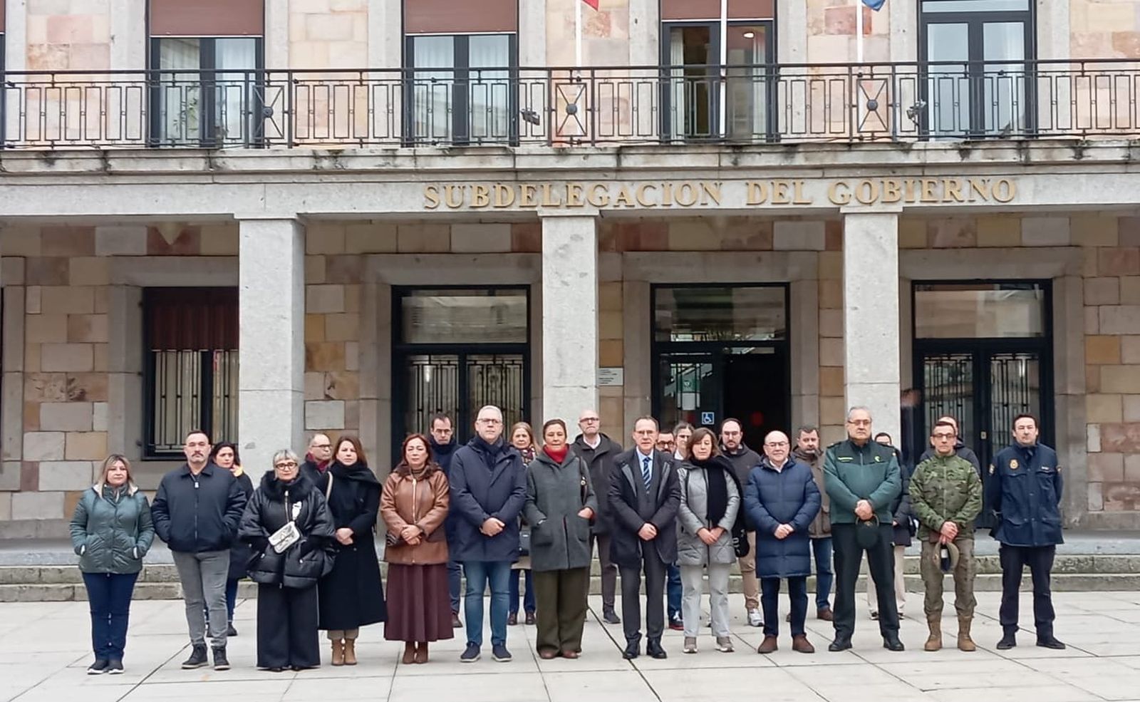 Minuto de silencio frente a la Subdelegación del Gobierno en Zamora