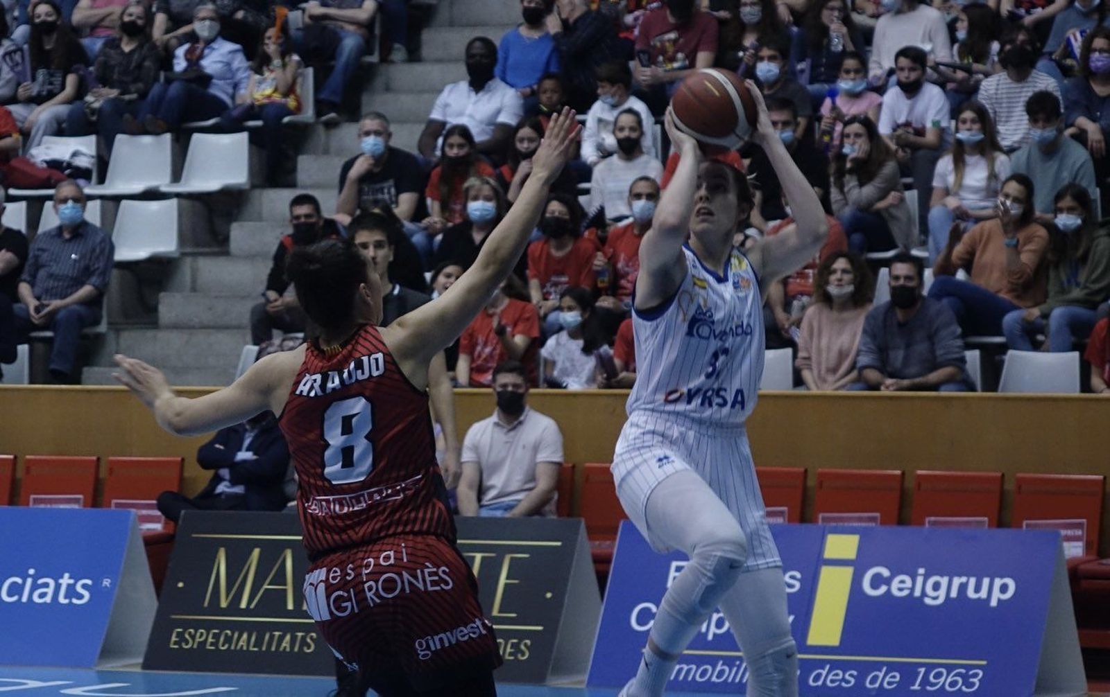 Katie Lou lanza ante Araujo | FOTO CB AVENIDA