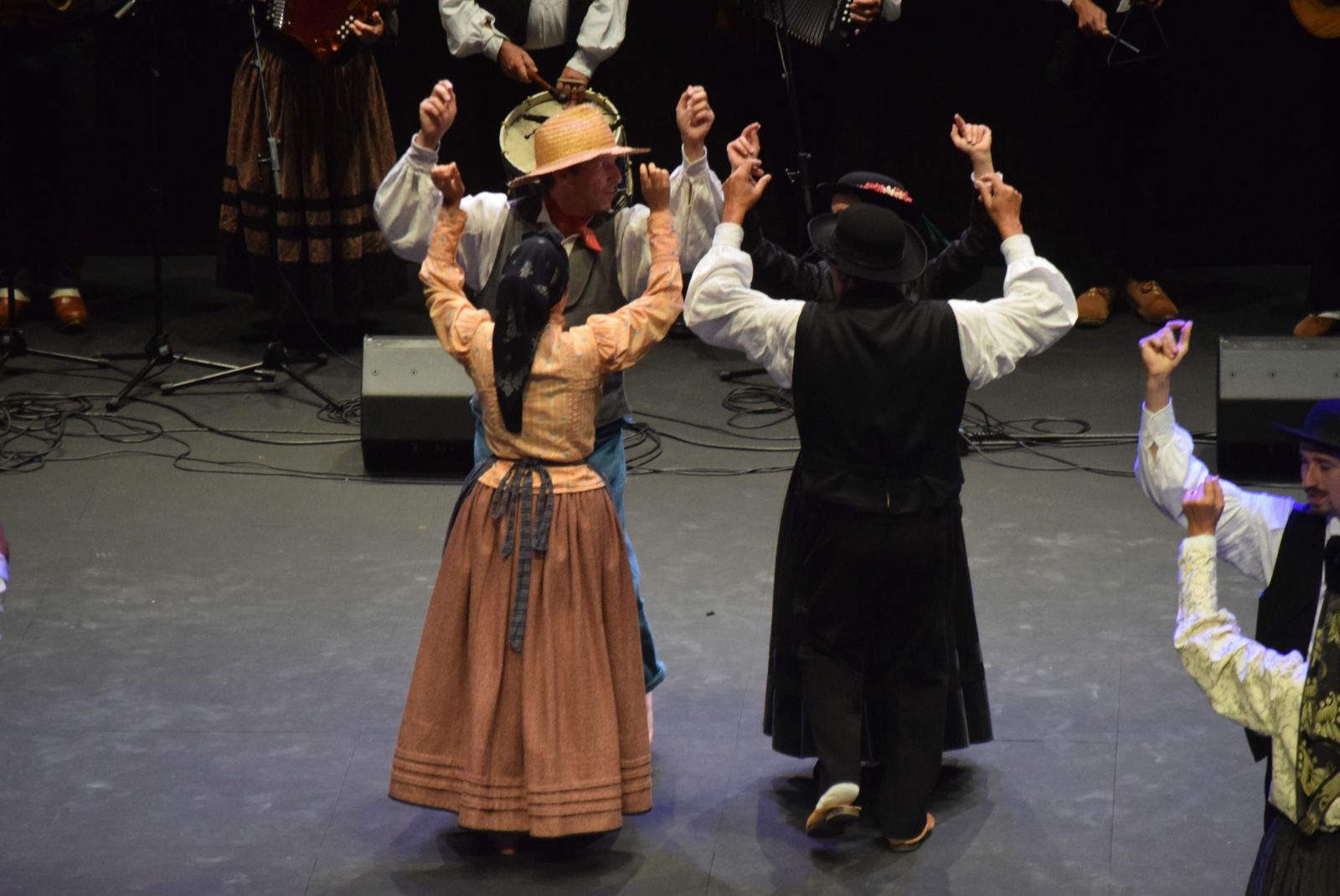 gala-de-clausura-del-festival-internacional-de-folklore-de-zamora-12