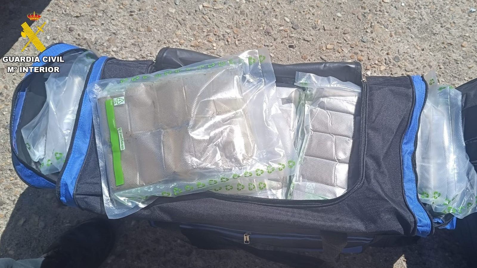 Detenido en Navacarros con más de 76 kilos de hachís en el interior de su vehículo