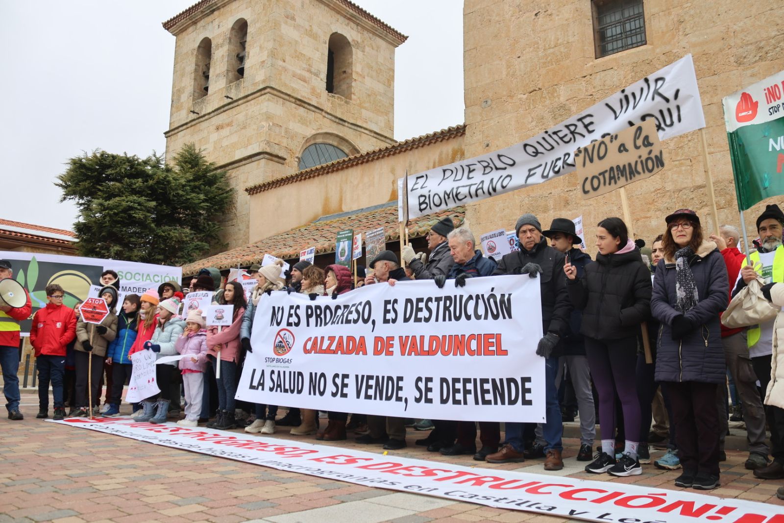 Protesta ciudadana por la planta de biogas en Castellanos de Villiquera
