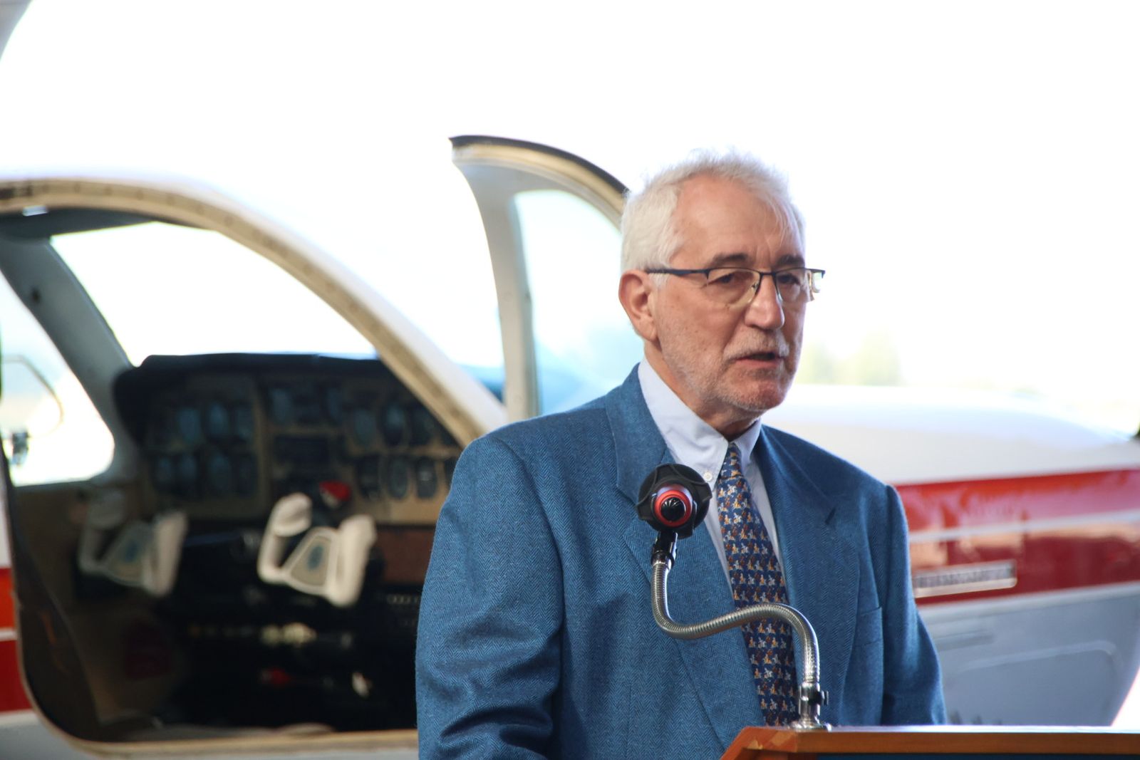 SENASA entrega una avioneta histórica, a la Fundación Infante de Orleans