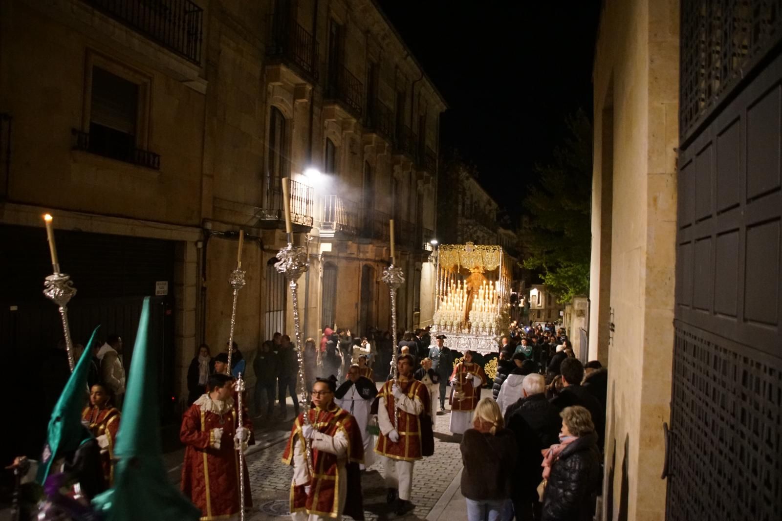 Las imágenes de la emotiva procesión de la Dominicana sin el Cristo de la Buena Muerte