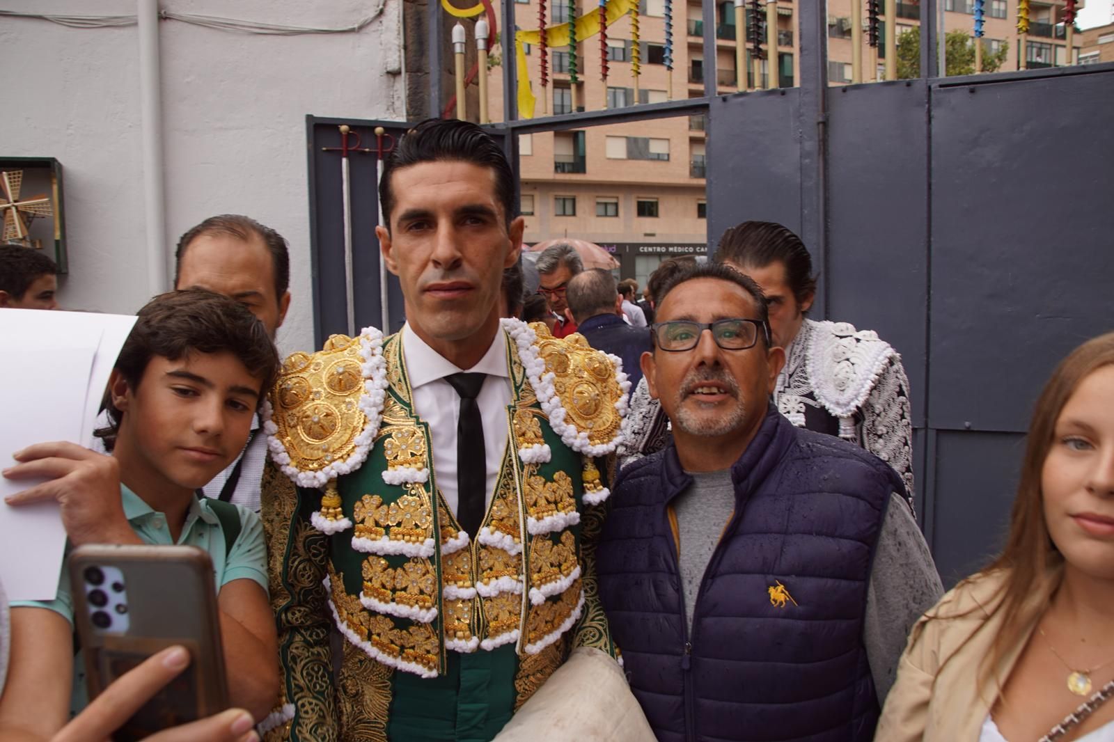 ambiente-en-el-patio-de-cuadrillas-de-la-glorieta-para-ver-a-talavante-roca-rey-y-aguado-20-de-septiembre-de-2024-foto-juanes-32