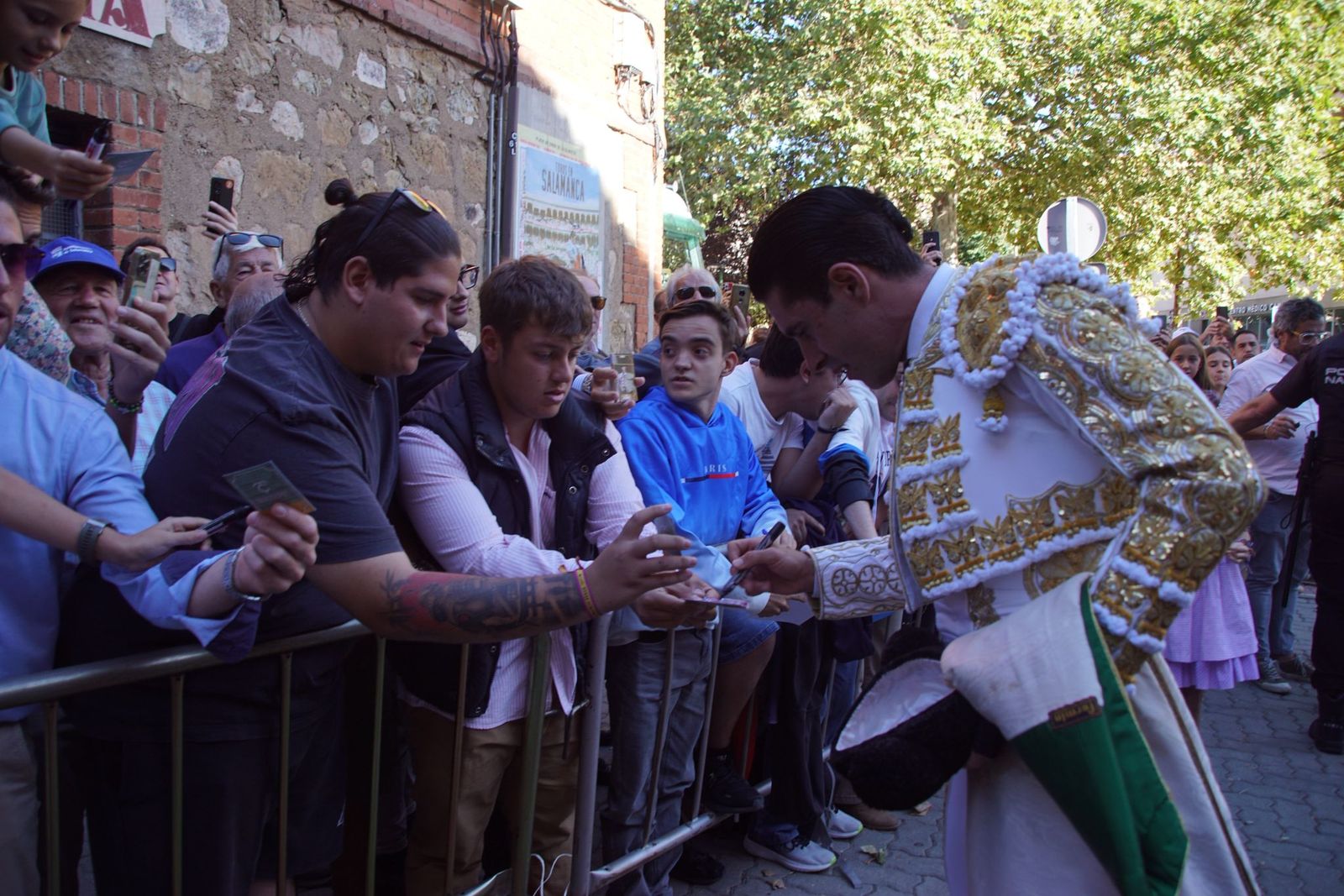 Así ha vivido la afición salmantina el adiós a la feria desde los tendidos: imágenes del ambiente en la corrida concurso