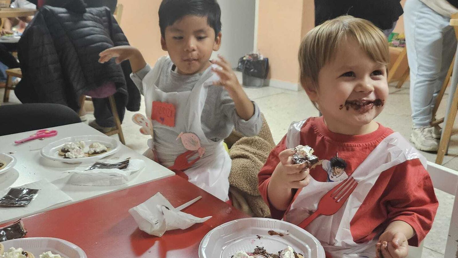 Los más pequeños de Teradillos cocina un delicioso postre
